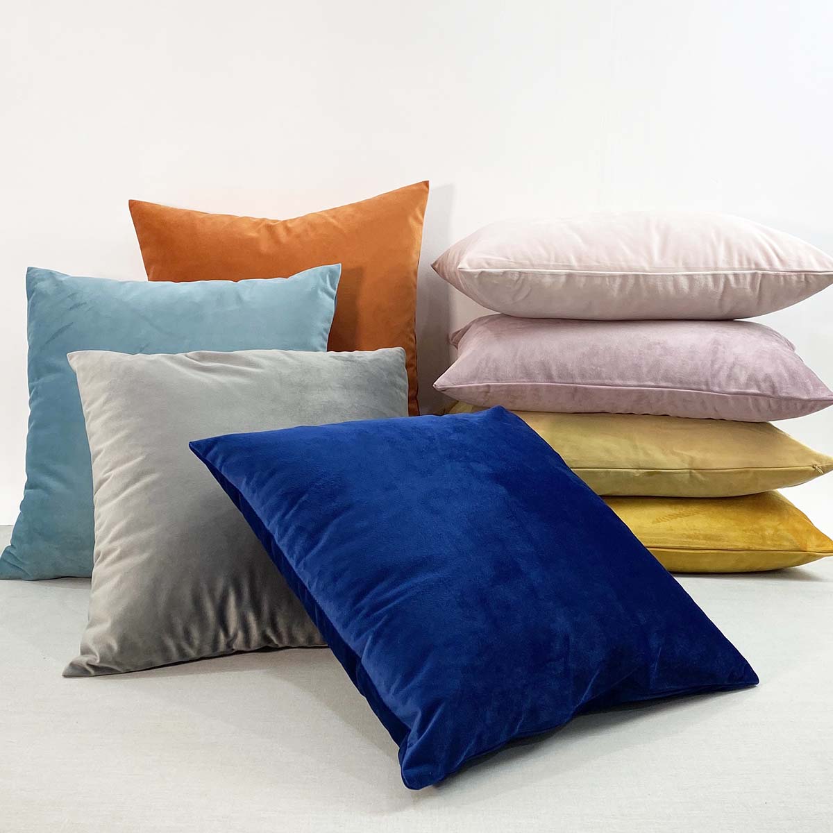 Dark blue shops velvet cushion covers